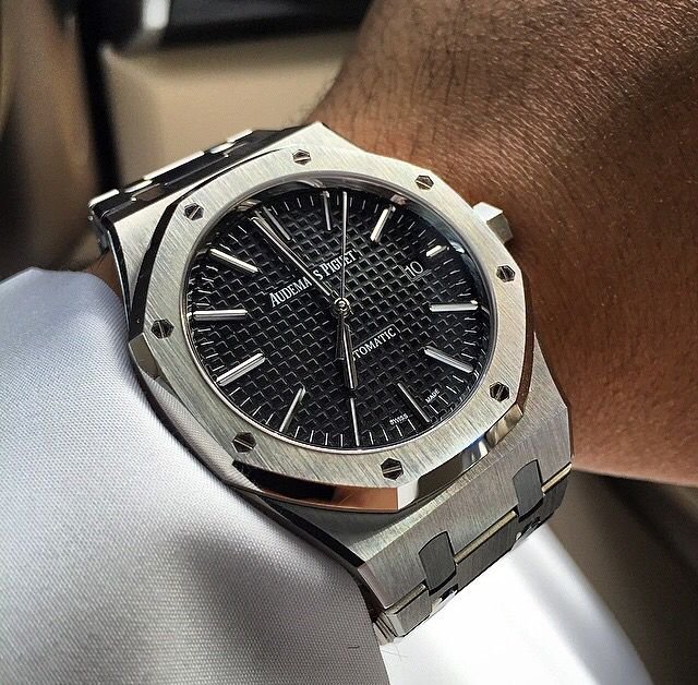 Audemars Piguet model Royal Oak Jumbo 15400 ( master copy)