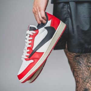 Travis Scott X Nike Air Jordan Retro 1 Chicago sneakers with original box