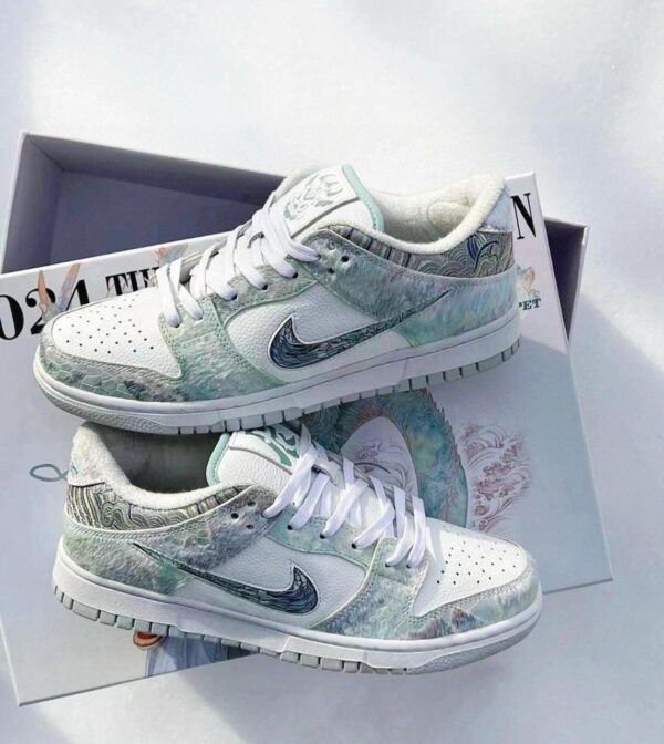 Nike SB Dunk Year of the Dragon Steam Puppet top view