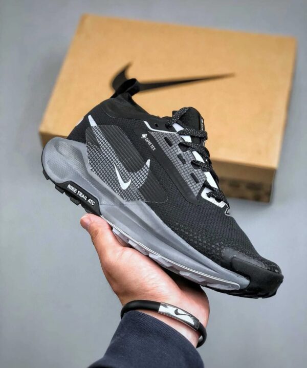 nike-pegasus-trail-5-black-wolf-grey-side-view.jpg